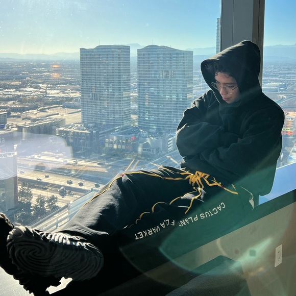 Meet your Posher, Lawrence - Picture 1 of 1